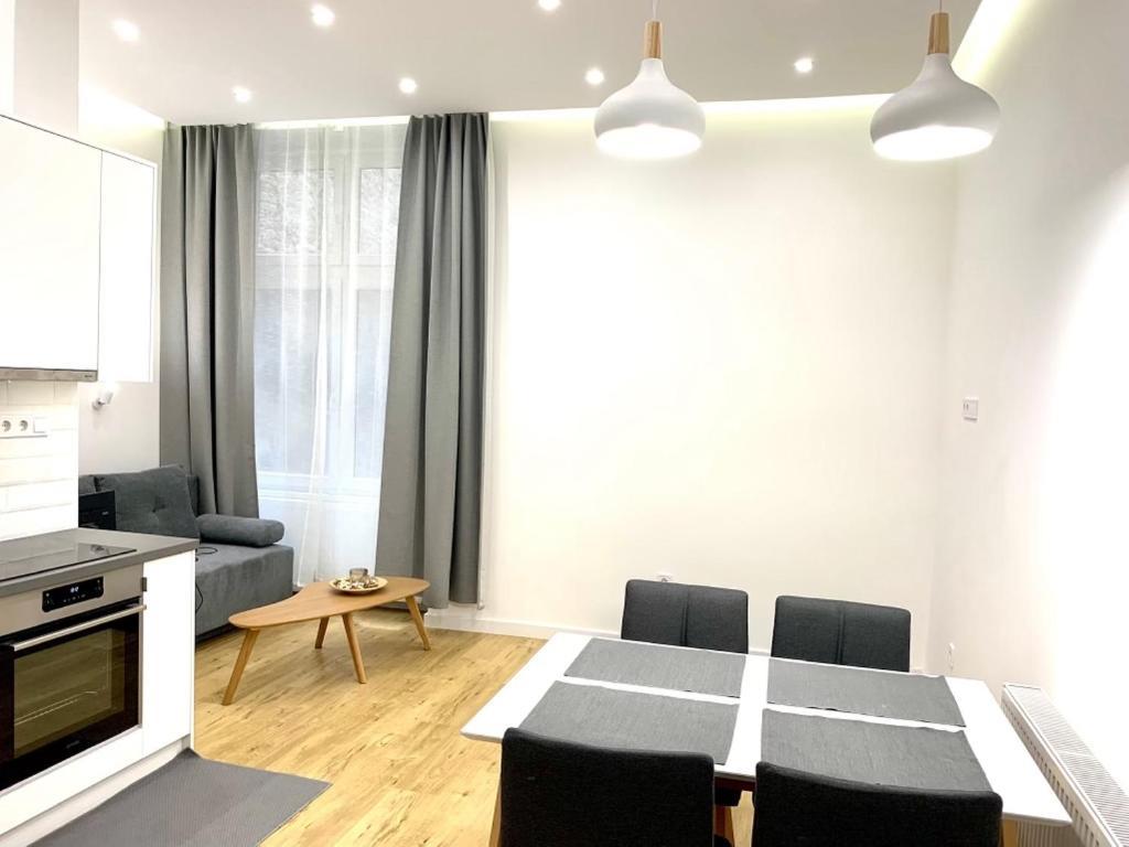 Colton Budapest Paulay Apartments المظهر الخارجي الصورة