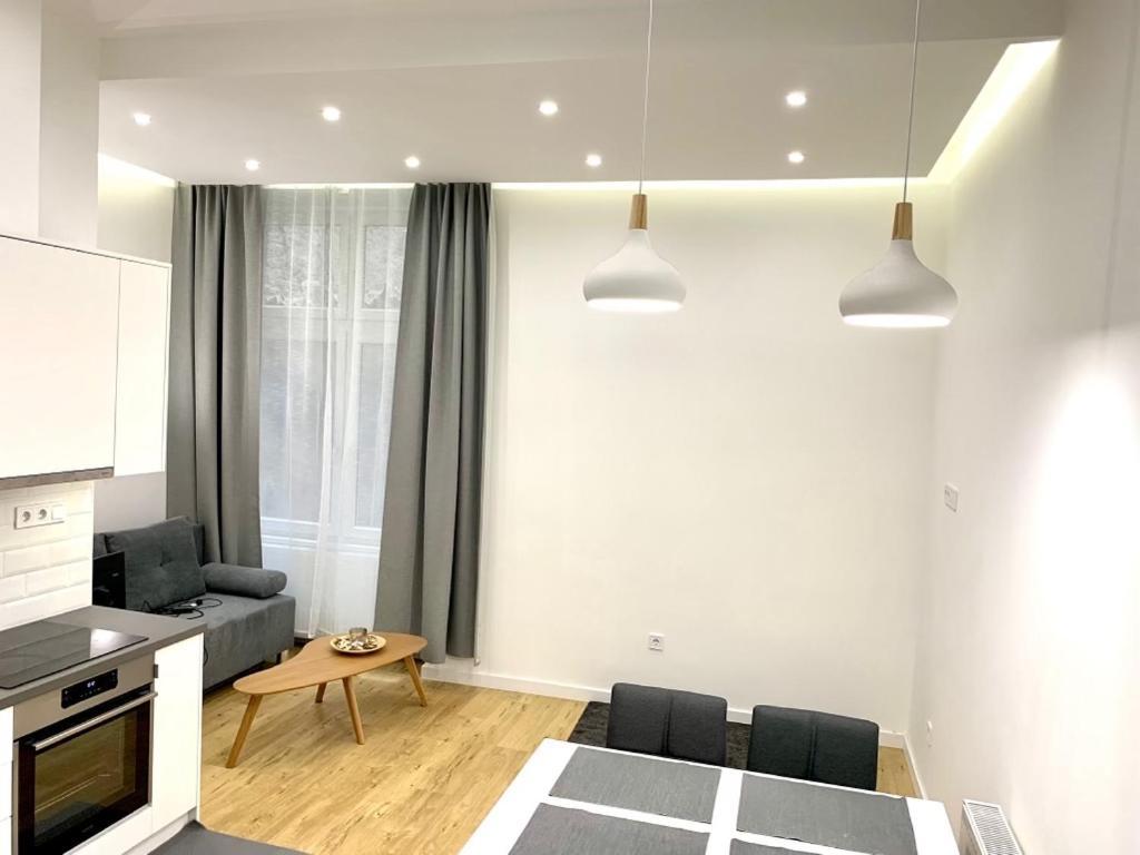 Colton Budapest Paulay Apartments المظهر الخارجي الصورة